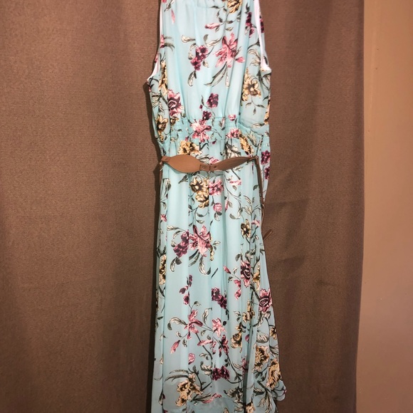 Dress - Picture 6 of 6